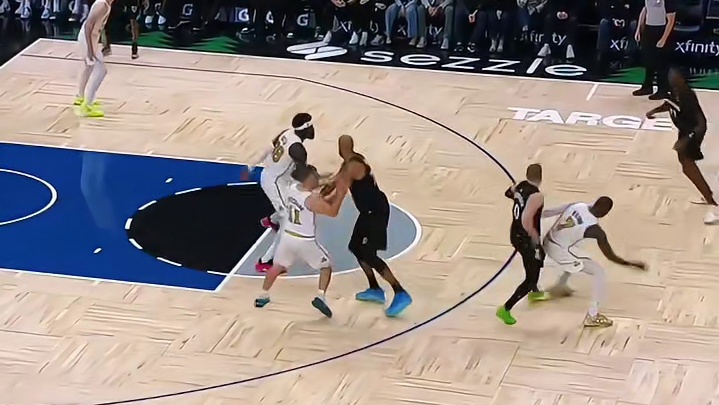 FMVP没有水货 杰伦布朗32中17空砍41分6篮板7助攻5抢断 凯尔特人115- 119不敌森林狼