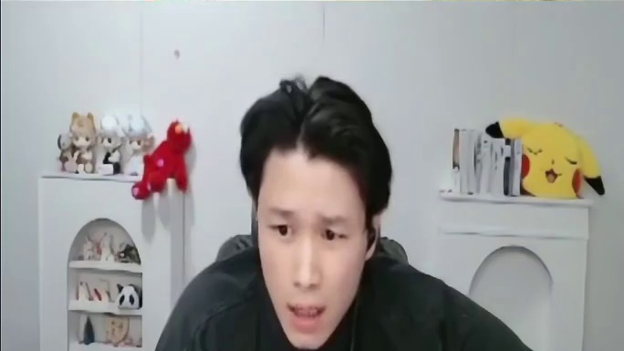 各大职业选手们看，EP关键局五打二残局！被宠儿和Doo拿下。EP重大失误，全员直接看傻了。