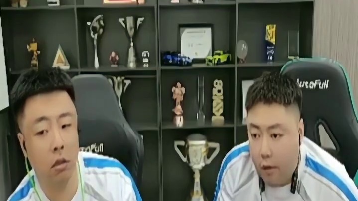 各大职业选手们看，欧欧桑巴玫瑰单人狙击破点三杀！全员卧槽！