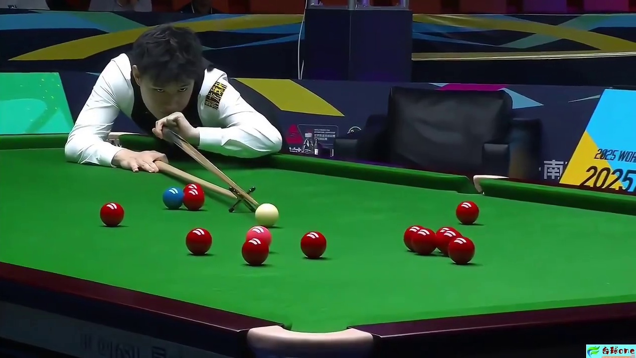 5比5决胜局！赵心童“再胜”塞尔比，不讲理准度狂秀杆法！