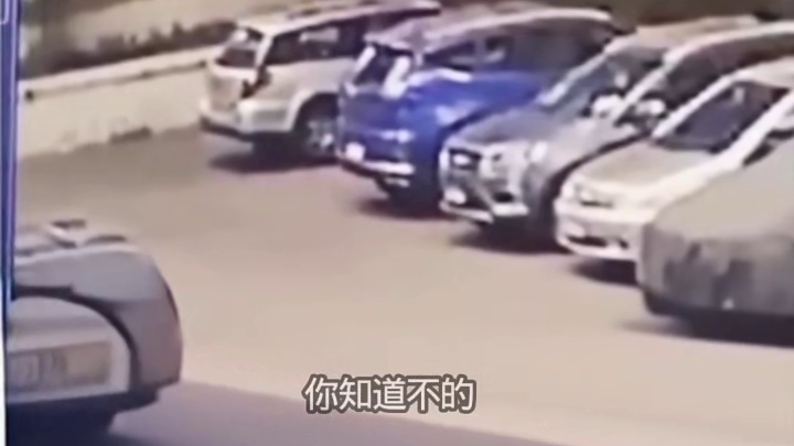 解锁新技能！在停车场发现神奇操作