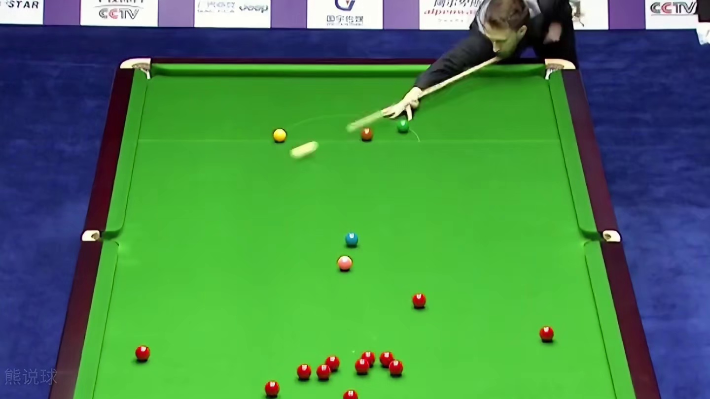 小特到底能有多离谱？白球连续精准制导！