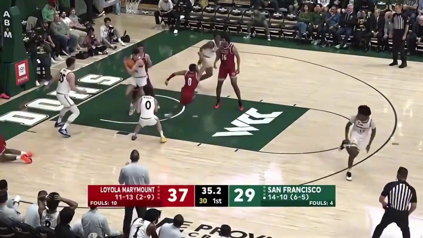 《拿到19分》王俊杰ncaa最新赛况！攻防兼具