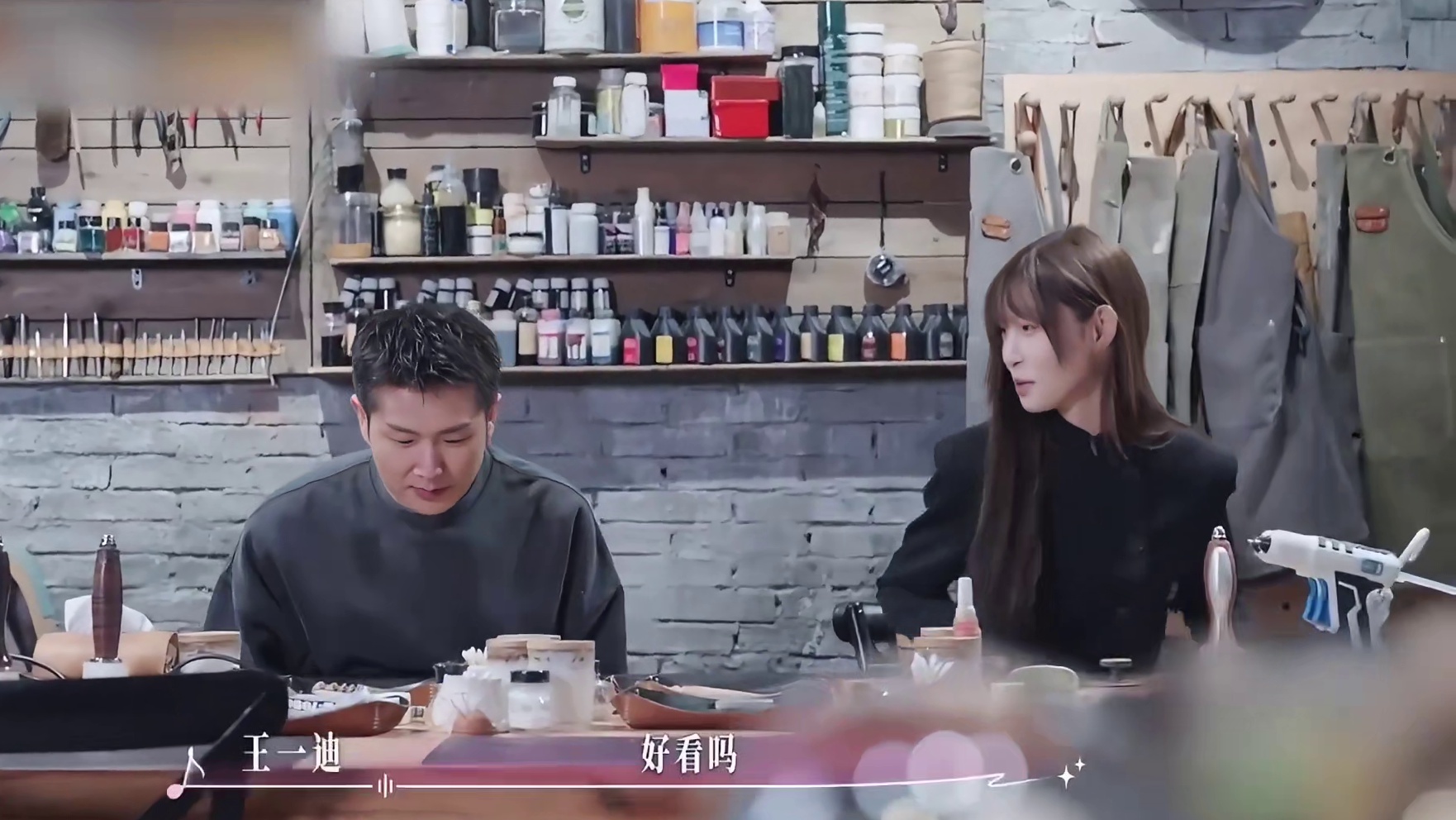 网红痞幼轻施淡妆，竟引得富商为之倾心不已！