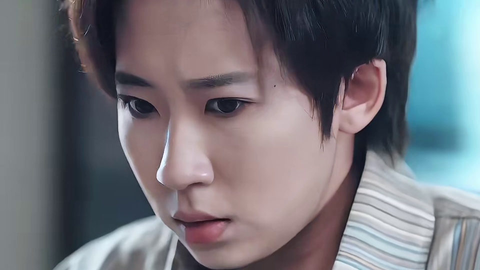 大家意外被带到诡舍，只有完成任务才能活下来，每一扇血门都是都是对人性最大的考验