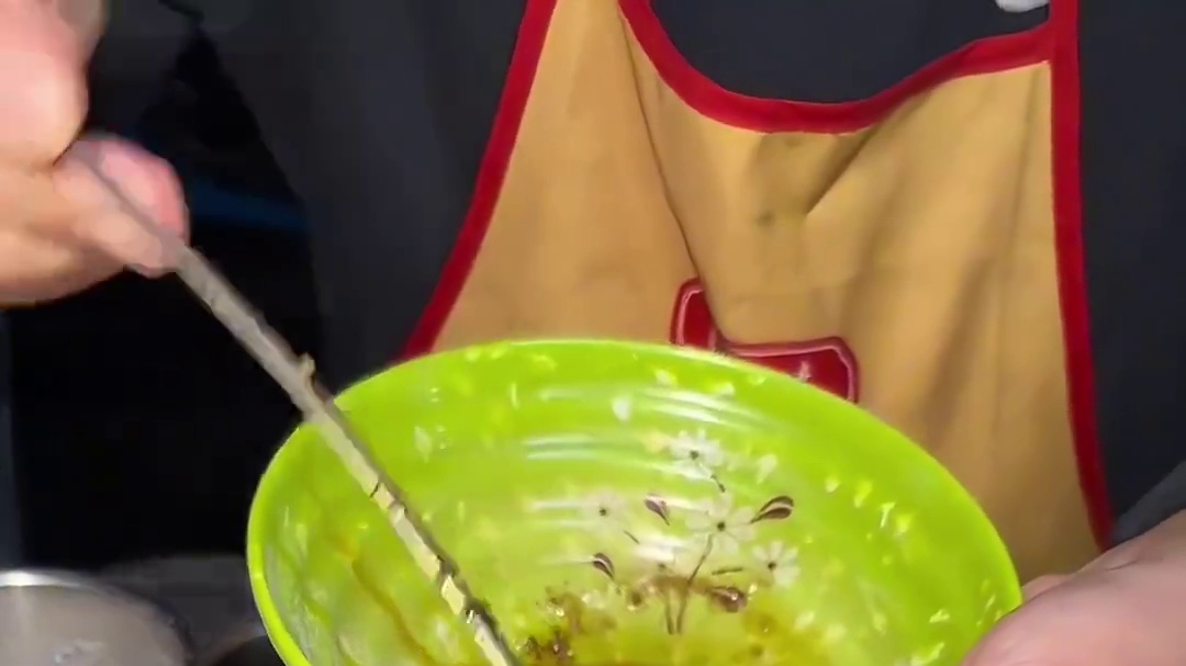 哈尔滨巷子里土豆泥拌火鸡面！巨巨巨巨香巨美味！