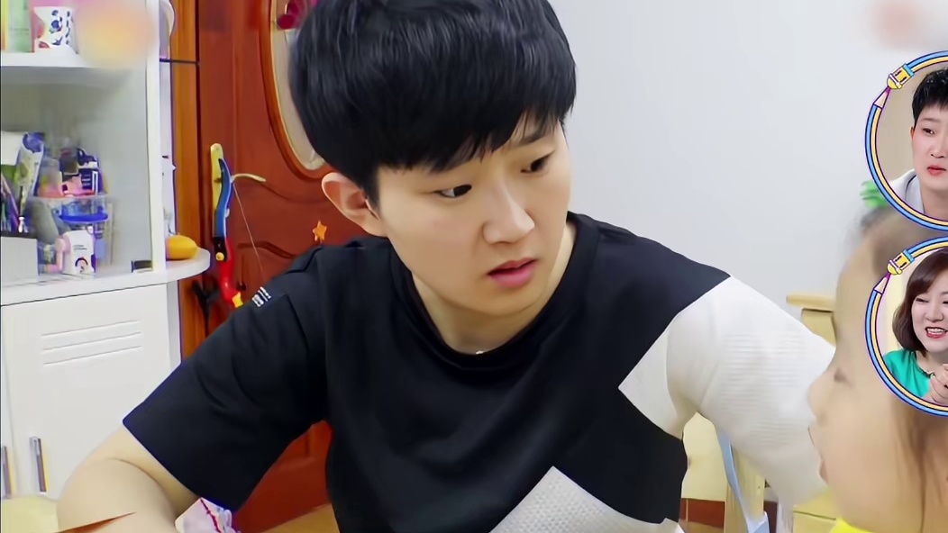 原来不重男轻女的家庭真的很幸福，就算是吵架也充满了欢乐！