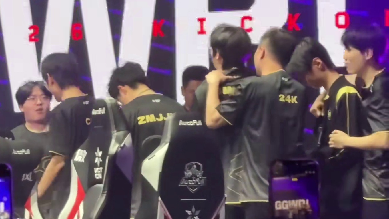 EDG战胜TYL挺进下一轮！