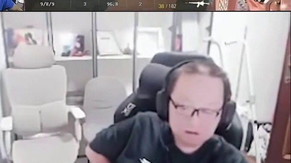 毛青说他们几个在各自的俱乐部都打得挺好的，聚在一块就打不过了