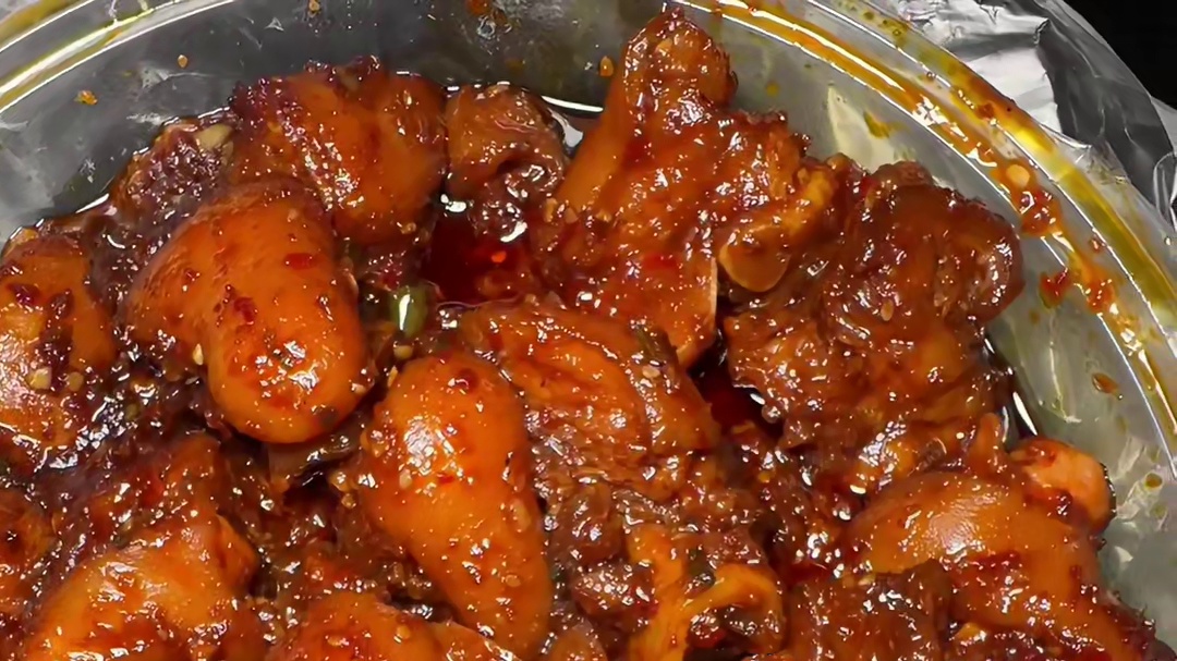 夜宵吃个韩式辣酱猪蹄吧！