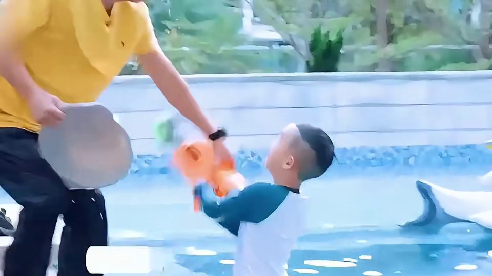 jasper我爸爸（陈小春）总是忽悠我！