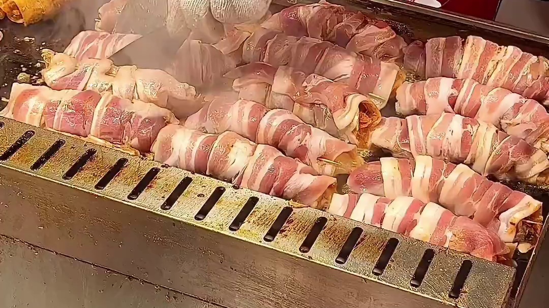 来南昌吃五花肉卷泡菜