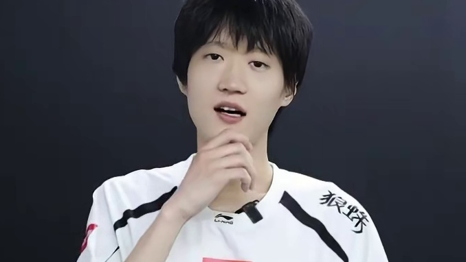 当你打开了一把新春海克斯大乱斗... 来和 一起感受，什么叫真正的爽局！新春海克