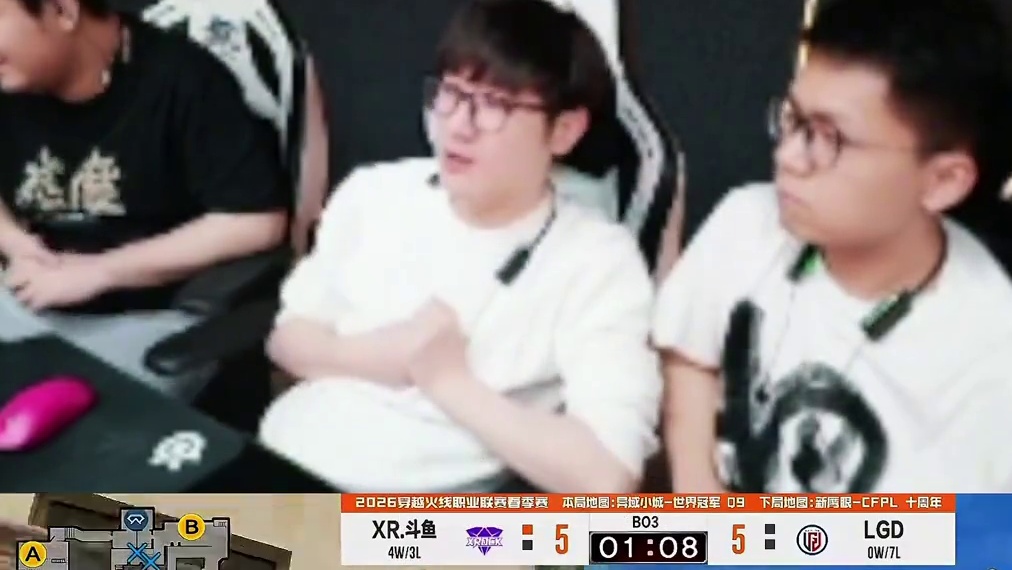 白鲨谈不会主动卖潇潇，跟潇潇的关系比自己亲儿子都好