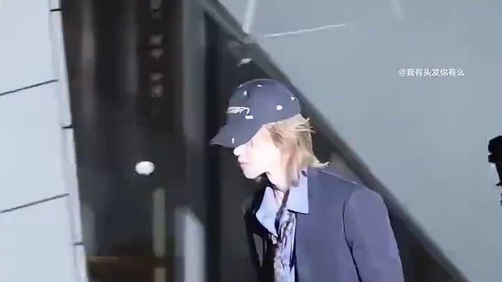 徐明浩仅凭3条ig为路易威登创造了360万美元的媒体价值，位列巴黎时装周emv前十，中国艺人第！还是