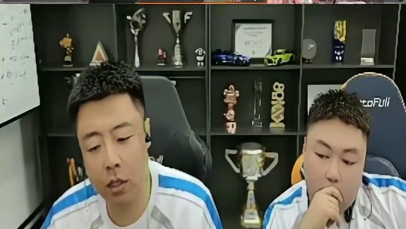 各大职业选手们看，AG2:0战胜情久，AG拿下赛季九连胜！全胜回家过年！！