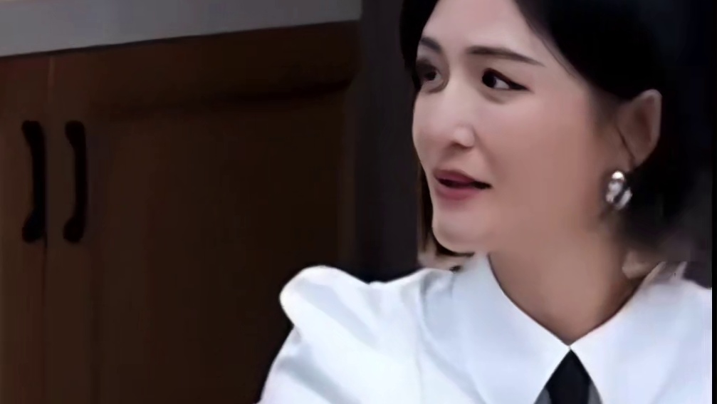 谢娜嘻嘻，不嘻嘻。