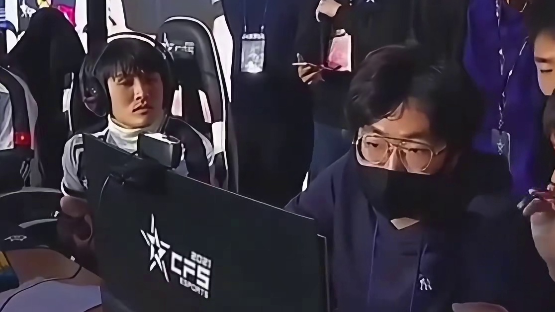 老哥：这可不是开挂，这是肌肉记忆职业比赛