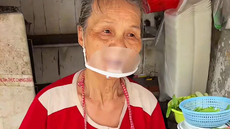 阿婆街头炒菜50块钱3道海鲜两菜一汤