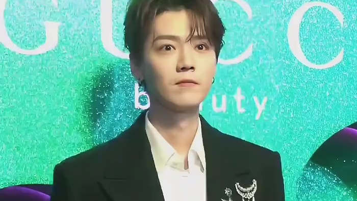 工作室回应鹿晗被禁止关注