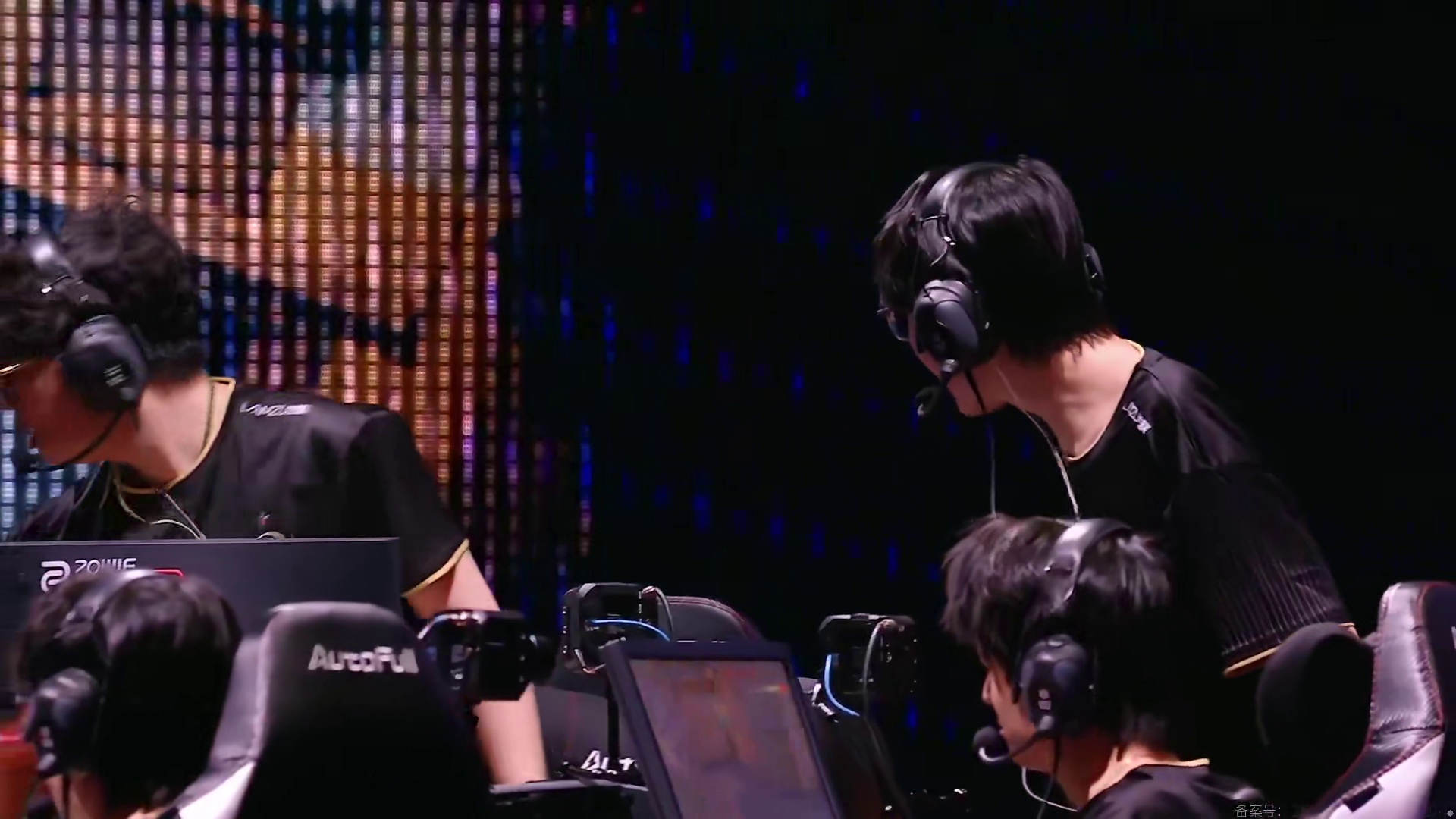 冥狙找回状态！康康连狙三人反超比分！！！