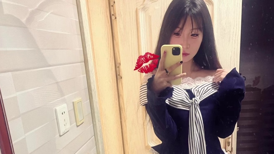 我们都要常挂笑容 像镜头里的阳光那样