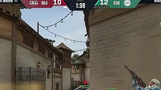 danking模仿cb狠勁表情，康康站起來咆哮！ edg