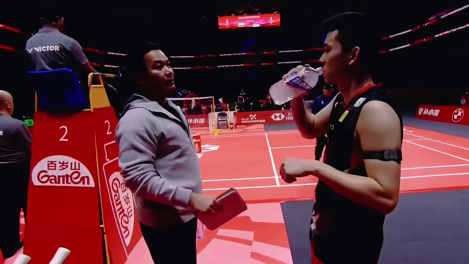 2024年巡回总决赛上演惊天逆转，国羽一哥石宇奇VS昆拉武特