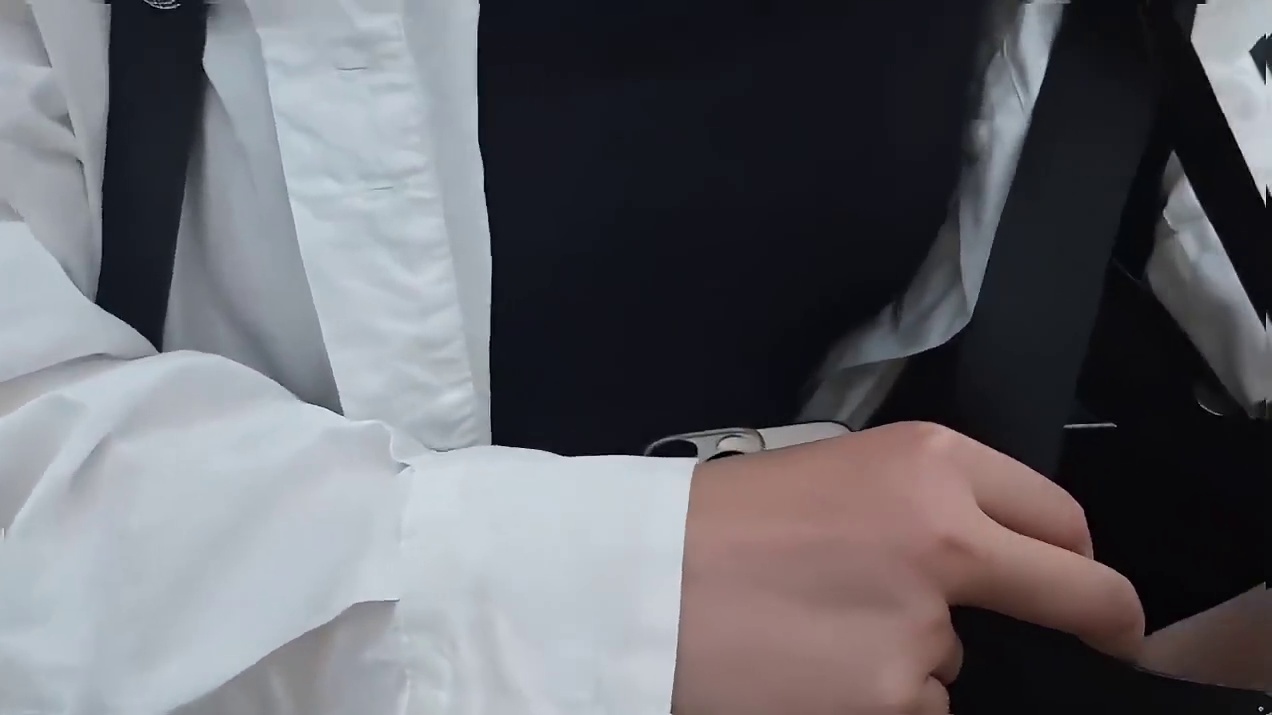 童锦程最终的归宿很大概率是一个旺夫的性格极好的但是长相 5 分的女人  ​