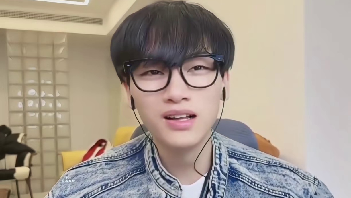 刺痛说AG现状就是一诺打洲加度假，长生打瓦，钟意看演唱会，只剩轩染燃成舍利子了