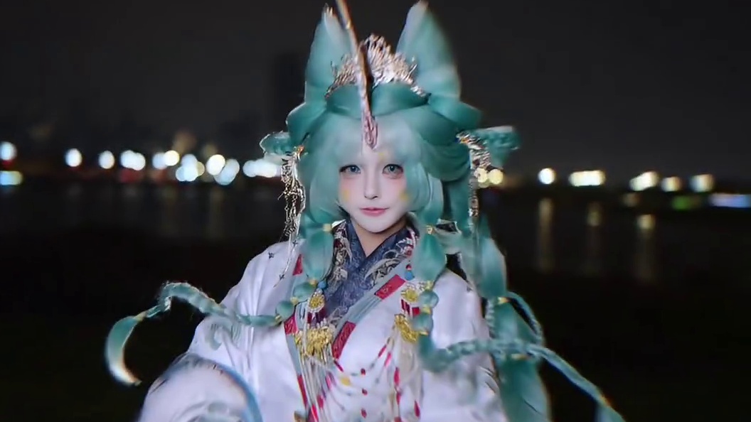 不欺善，不畏恶，只辨是非。