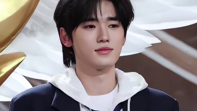 小宋老师第一轮MVP拿下
从未见过的关羽，上来就是一个大惊喜！
还是积分排名第一，提前下班吃饭啦，饭