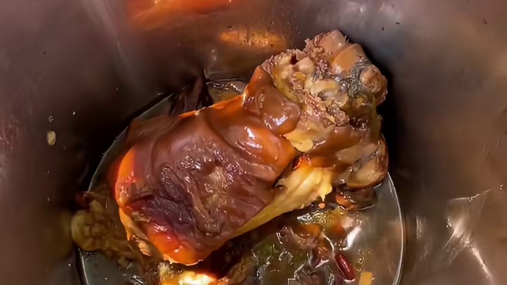 在东北街头20块钱一份的牛肉饭，你们会吃吗