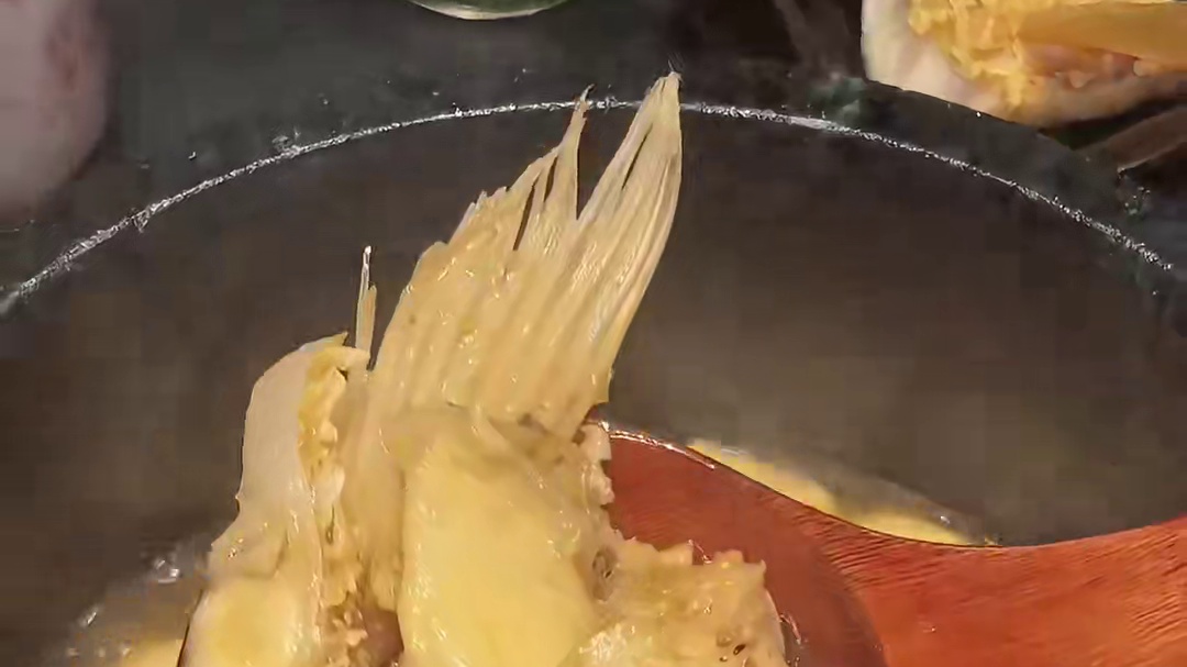 广州！！名副其实的菌子界老嘢饭。。