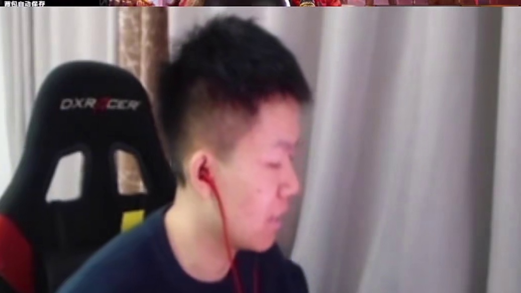 念旧宠儿嘉伟聊天 念旧问嘉伟啥时候来白鲨 宠儿说第二轮PL不办枪玩一吧 几个人欢声笑语其乐融融