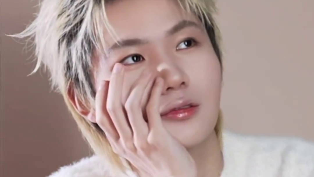 有点厨艺在身上的许大厨
有些颜值在身上的九尾
 ​​​