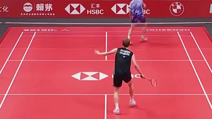 下半年乔纳坦的状态 只要能保持在总决赛 就很有希望了