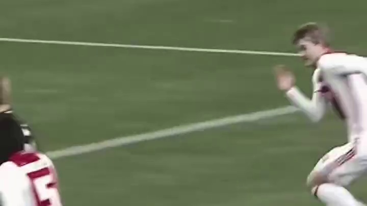 极致防守 德里赫特铲断太惊艳