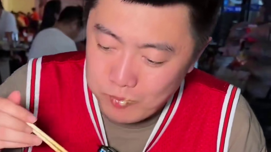 东北的烟火气不光有路边摊和烧烤还有宽甸煎锅！