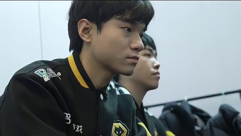 从2024年的遗憾，到2025年年度总决赛的终极一战。冠军，从来都不是运气，那些深夜的练习、失利的复