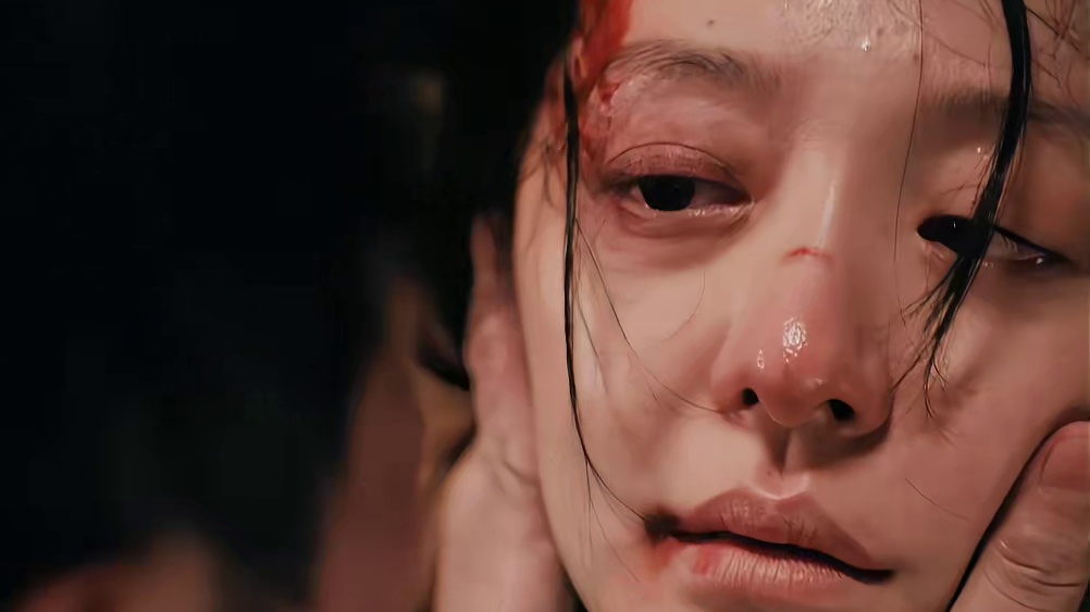 丈夫常年家暴妻子，一次次纵容换来的是变本加厉，妻子忍无可忍勇敢反击，果然家暴只有零次和无数次！