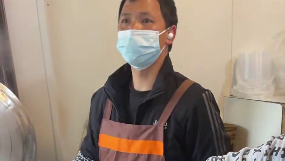 贵阳特色美食牛肉粉  必须吃酸粉才是正宗贵阳味道吗