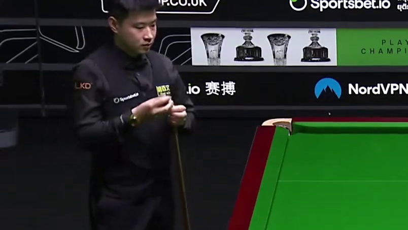 2026斯诺克球员锦标赛，赵心童上演神仙球！轰出新年首杆破百