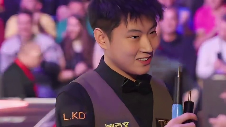 逆天翻盘！赵心童连救赛点，孤身挺进球员锦标赛八强台球体育