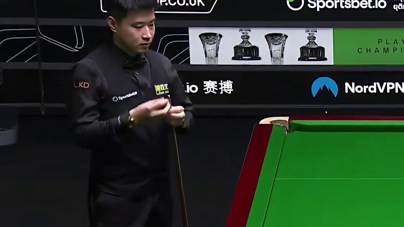 2026斯诺克球员锦标赛，赵心童上演神仙球！轰出新年首杆破百