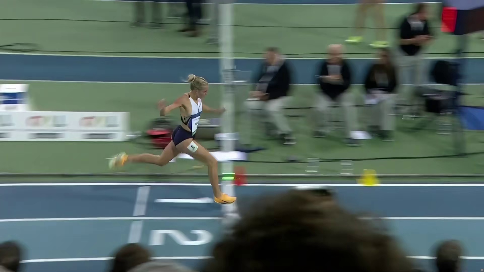 尘封24年世界纪录被破！女子室内800米进入1分54秒时代