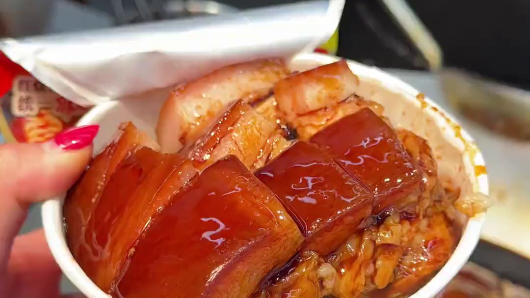 谁懂这盆东坡肉泡面的含金量啊