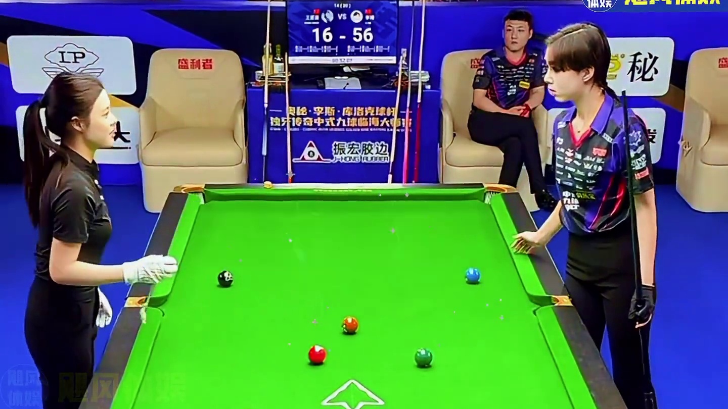 王思诺 佟璐的黄金九 没想到却成了开球失机 一杆清台佟璐