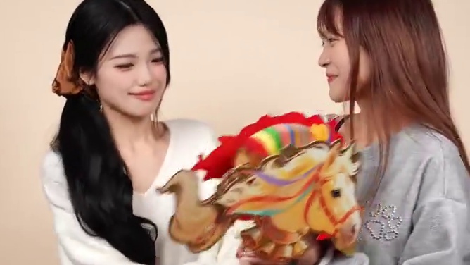 初四迎财接灶火，和前行者一起键步向前驱