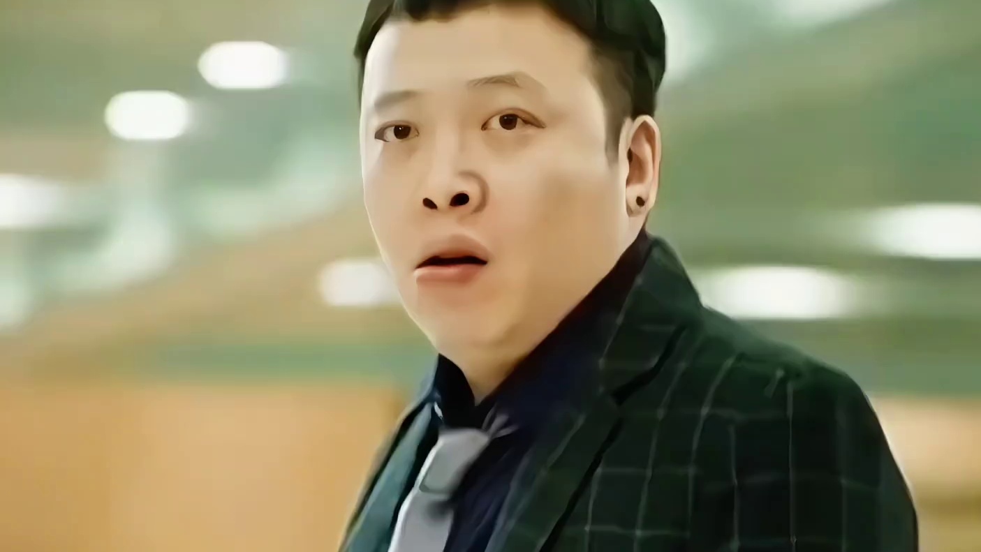 身份揭晓，当场扫射数分钟